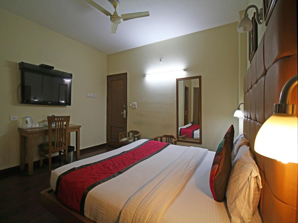 Hotel Oscar - Hauz Khas Нью-Делі Екстер'єр фото